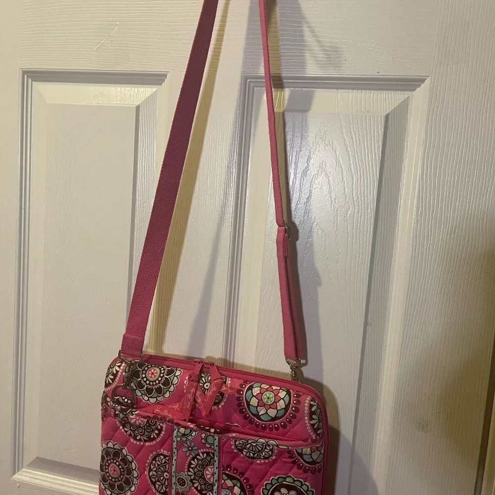 Vera Bradley Pink Cupcake Hard Shell Laptop Travel Bag Quilted Fabric.